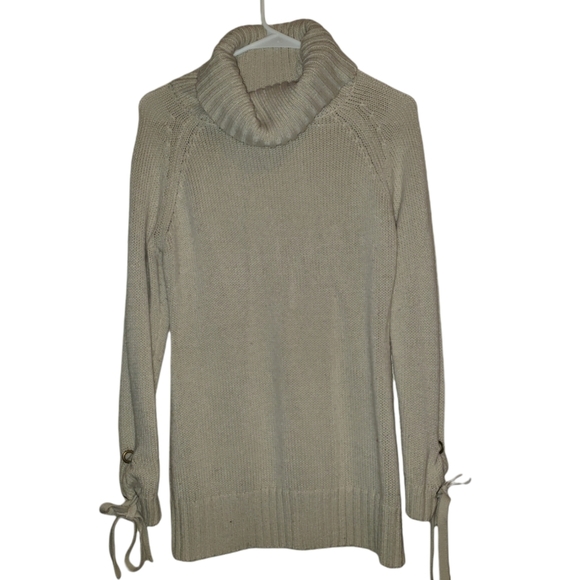 Charlotte Russe Women's Sweater - Picture 1 of 4